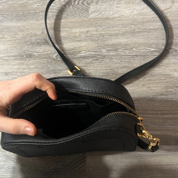 Marc Jacobs cross body half moon bag black - Picture 2 of 3
